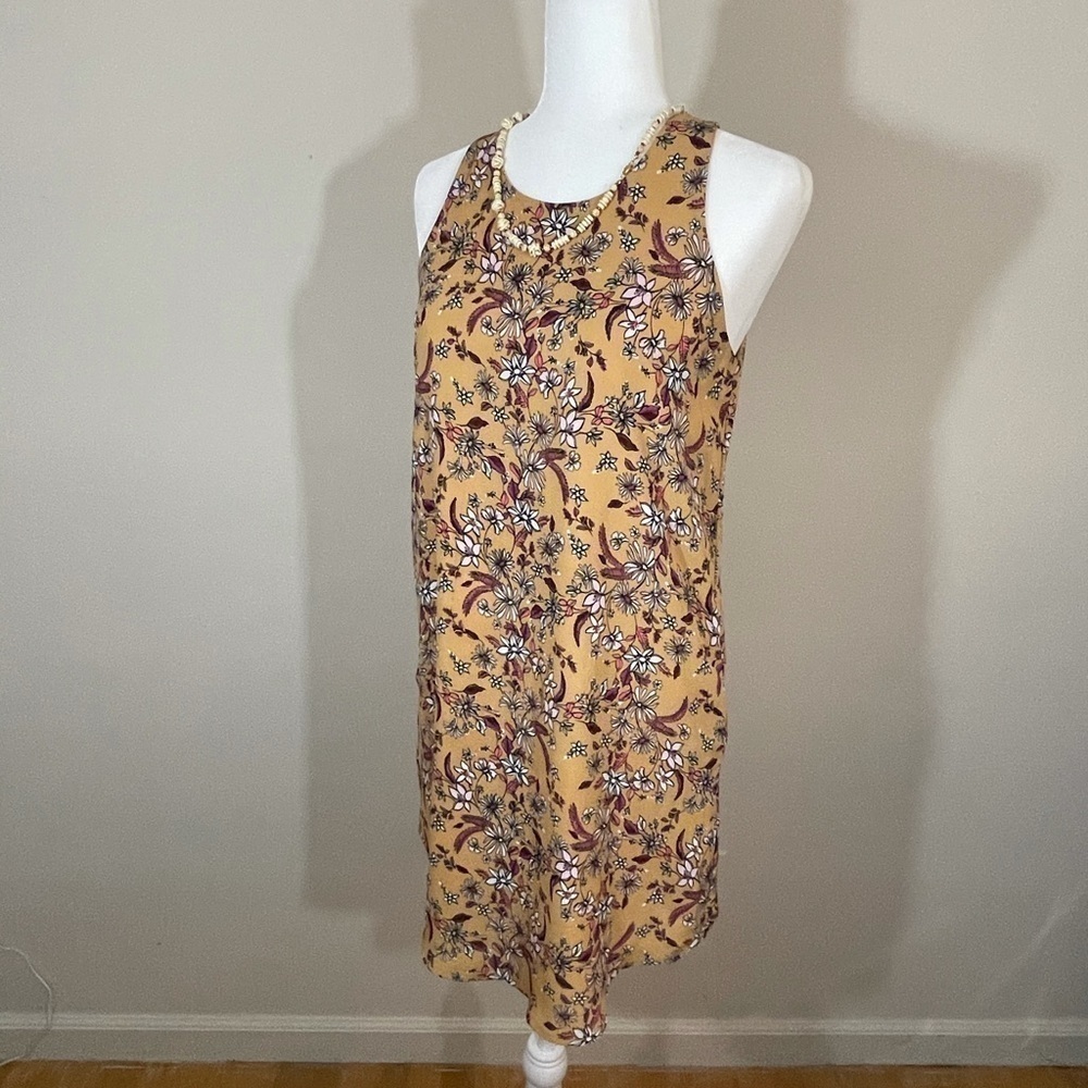 Pink Republic sz med dres. Swing style gold floral